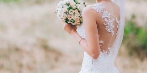 15 Tips for Buying a Wedding Dress Online