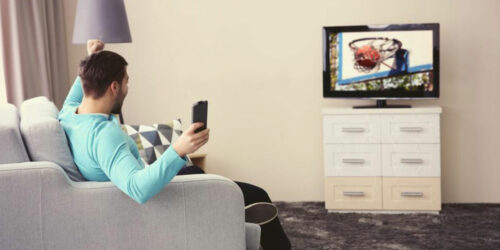 4 smart TVs with built-in DVDs for small spaces