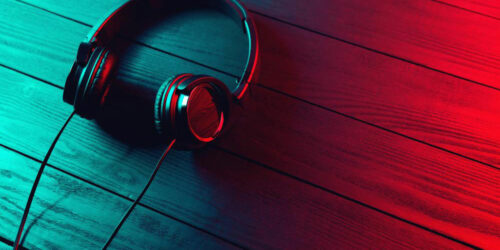 Best noise canceling headphones to use while traveling