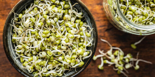 Foods to eat and avoid for ovarian cancer