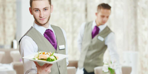 How to choose a hospitality management college in Detroit