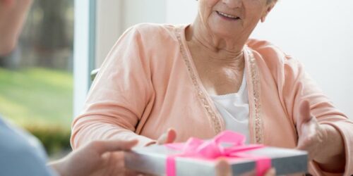 How Do Senior Care Centers Work