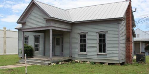 Abandoned Houses for Seniors – Benefits, Pricing, and Things to Consider